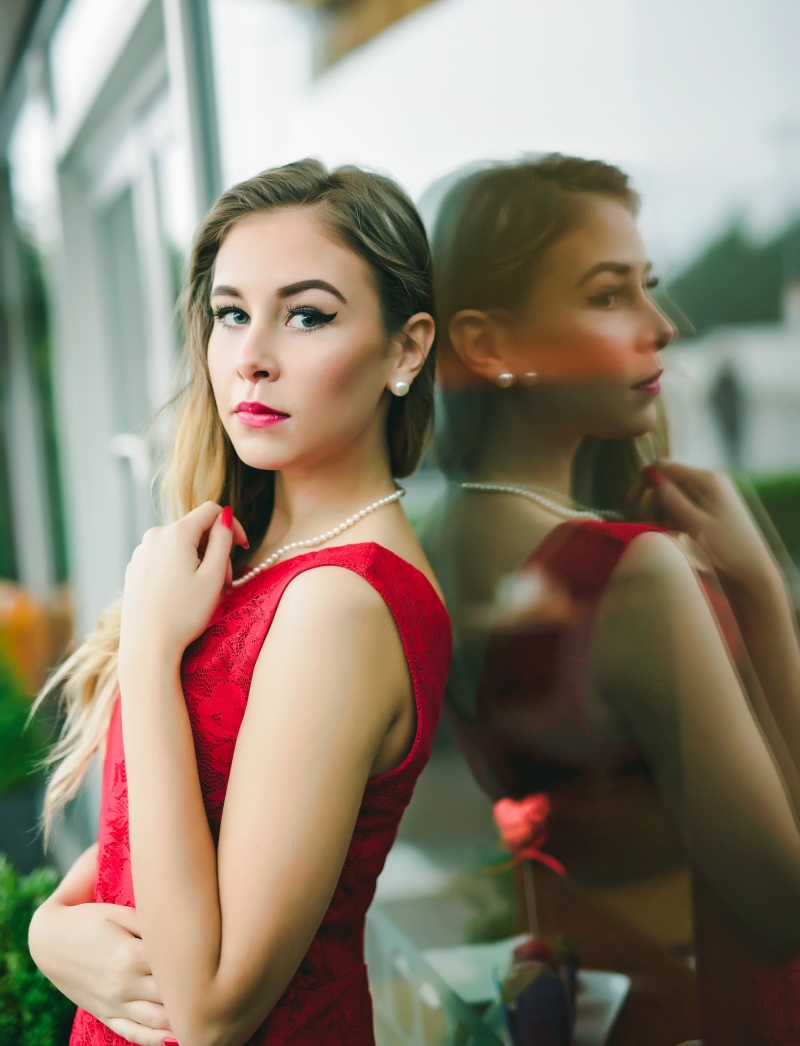 Agnieszka -Valentine’s photo shoot in Brown Sugar Cafe Killarney  (Colour)