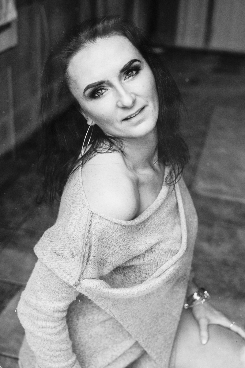 Monika, sensual photo session