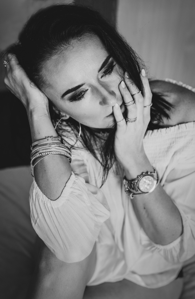 Monika, sensual photo session