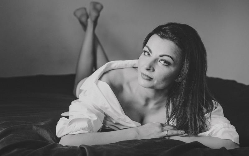 Beautiful Ewa and her sensual photo session , hen party