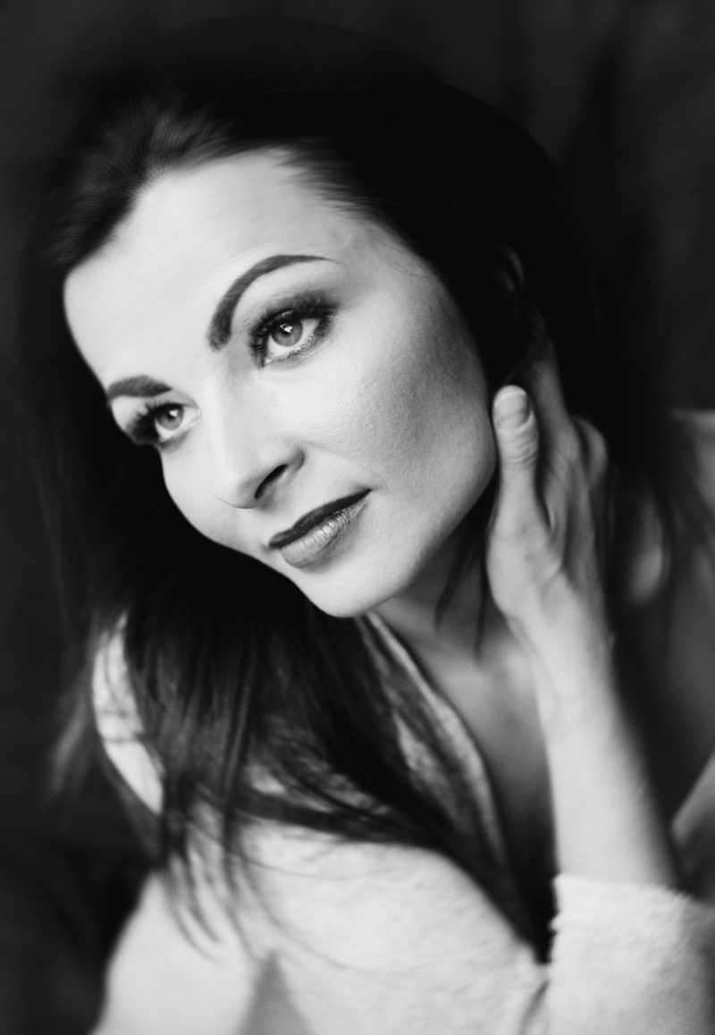 Beautiful Ewa and her sensual photo session , hen party