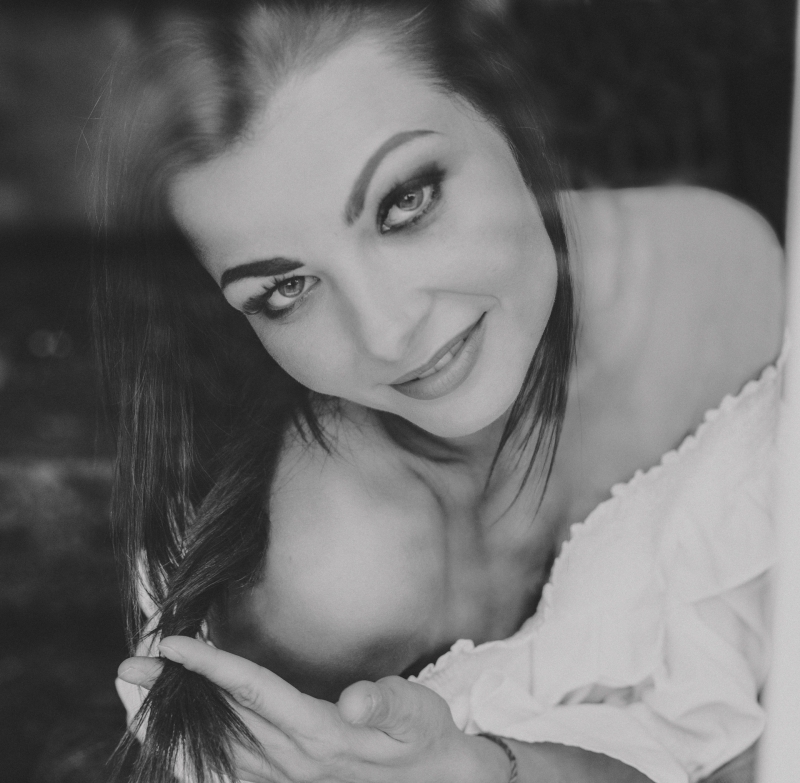 Beautiful Ewa and her sensual photo session , hen party